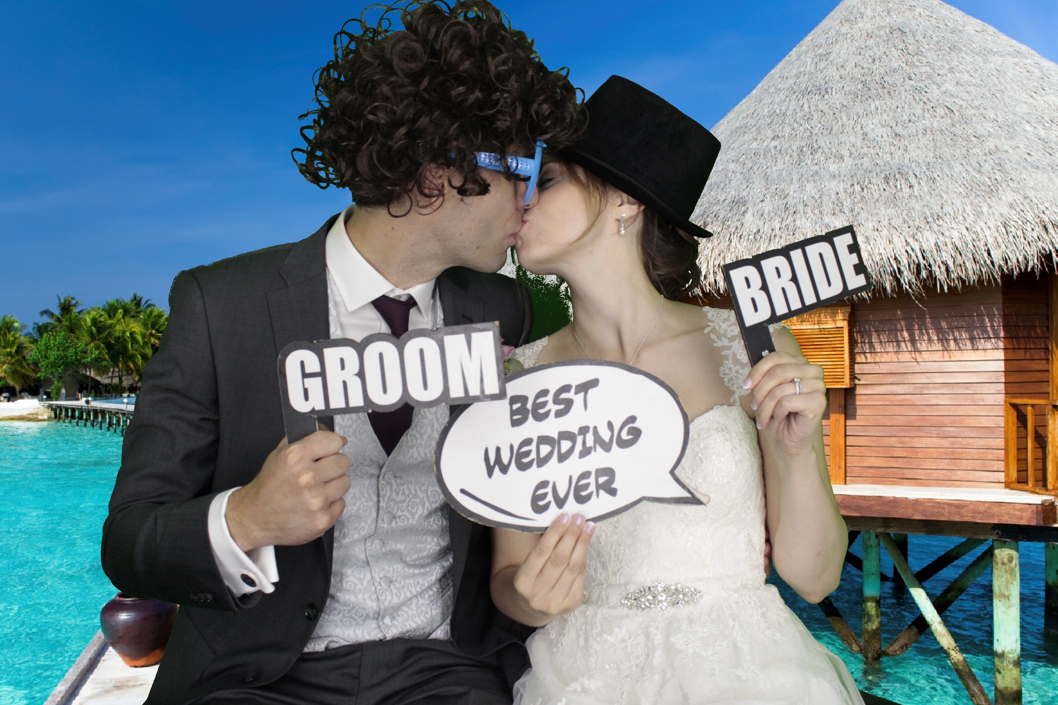 Mr & Mrs Brooks | View more photos from the event at gallery.myphotoboothexperience.co.uk/u/MyPhotoBoothExperienceLtd/Mr-Mrs-Brooks